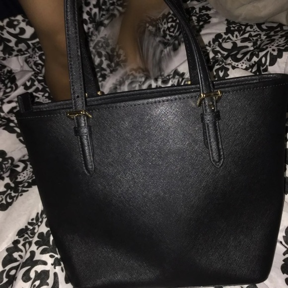 MK purse - Picture 2 of 4